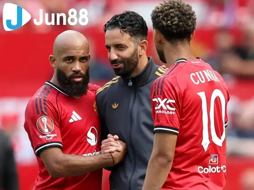Bộ đôi Mbeumo và Cunha đã giúp ích rất nhiều cho lối chơi mà HLV Ruben Amorim đang xây dựng cho MU (Ảnh: Goal) Bộ đôi Mbeumo và Cunha đã giúp ích rất nhiều cho lối chơi mà HLV Ruben Amorim đang xây dựng cho MU (Ảnh: Goal)
